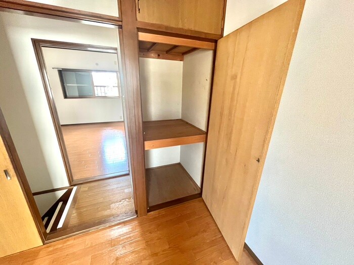 物件内観写真12　(収納)