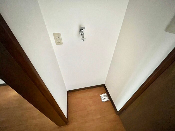 物件内観写真15　(洗濯機置場)