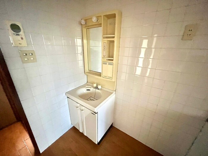 物件内観写真16　(洗面)