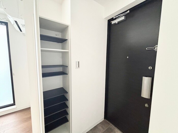 物件内観写真14　(玄関)