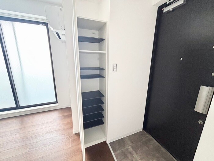 物件内観写真14　(玄関)