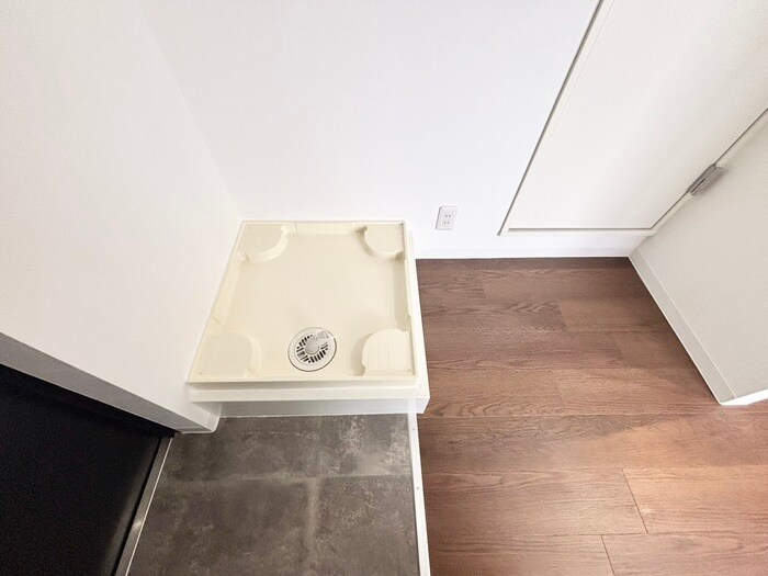 物件内観写真16　(洗濯機置場)