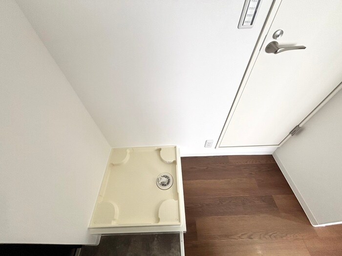 物件内観写真16　(洗濯機置場)