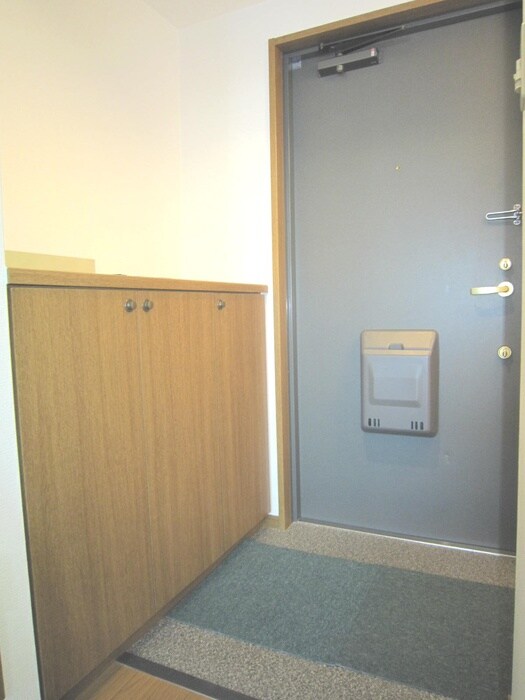 物件内観写真16　(玄関)