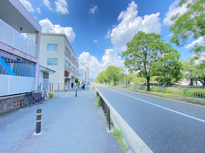 物件外観写真6　(周辺環境)