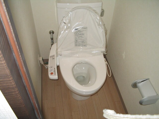 物件内観写真4　(トイレ)