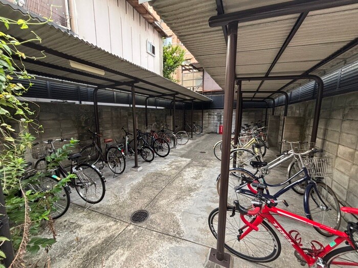 物件外観写真5　(駐輪場)