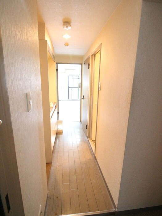 物件内観写真18　(玄関)