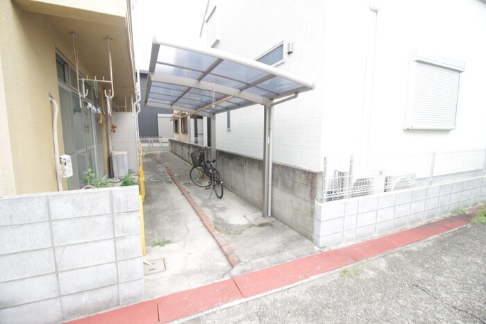 物件外観写真3　(駐輪場)