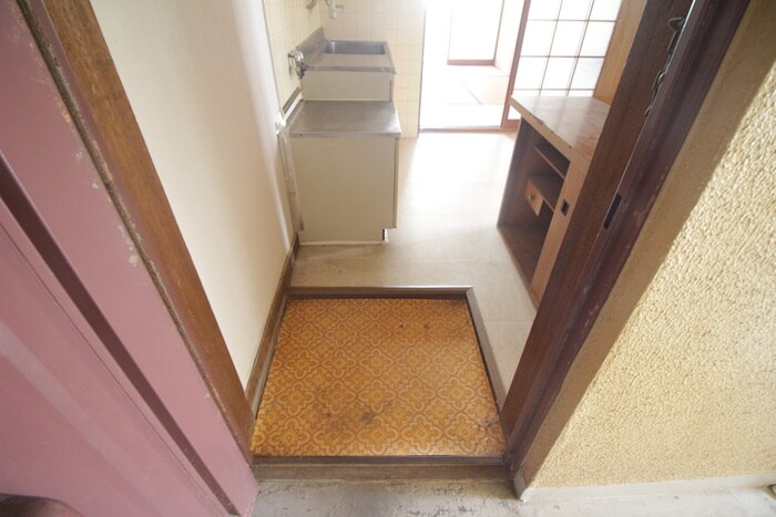 物件内観写真12　(玄関)