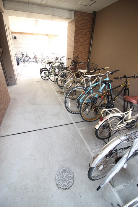 物件外観写真6　(駐輪場)