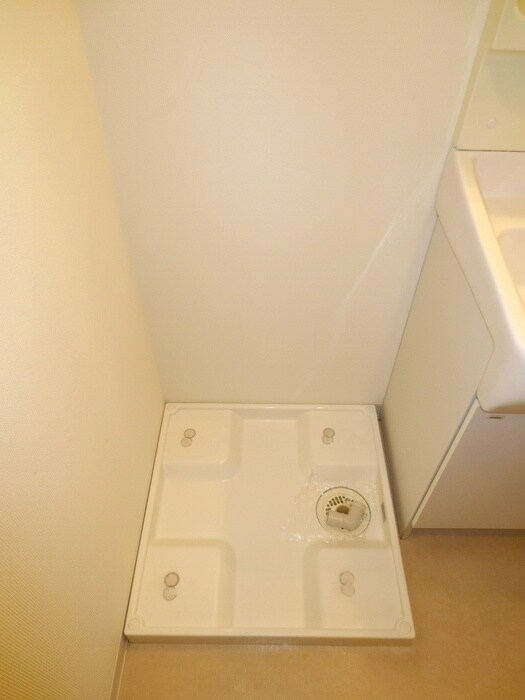 物件内観写真10　(洗濯機置場)