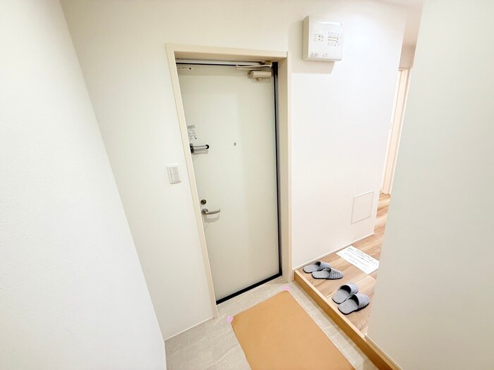 物件内観写真16　(玄関)