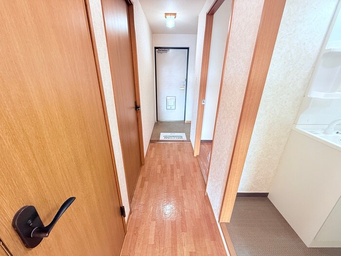 物件内観写真12　(廊下)