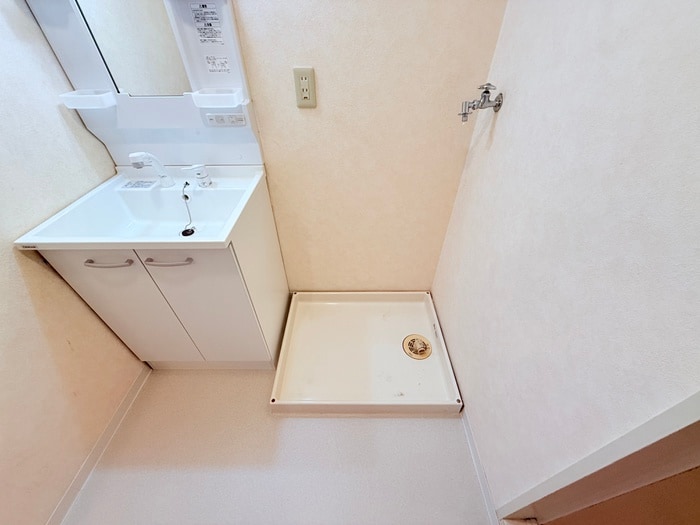 物件内観写真13　(洗濯機置場)