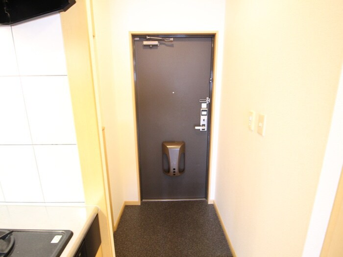 物件内観写真13　(玄関)