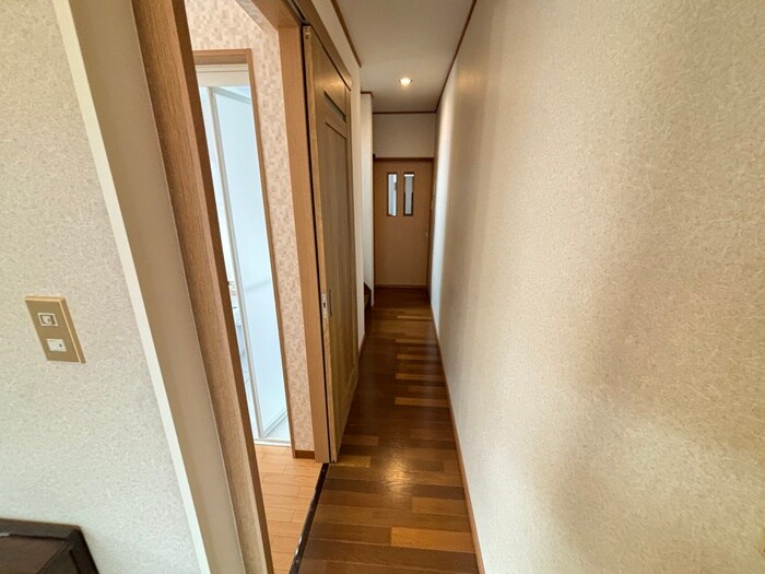 物件内観写真20　(廊下)
