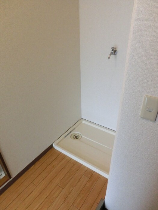 物件内観写真14　(洗濯機置場)