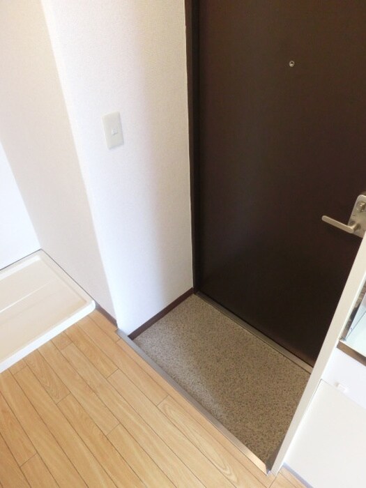 物件内観写真15　(玄関)