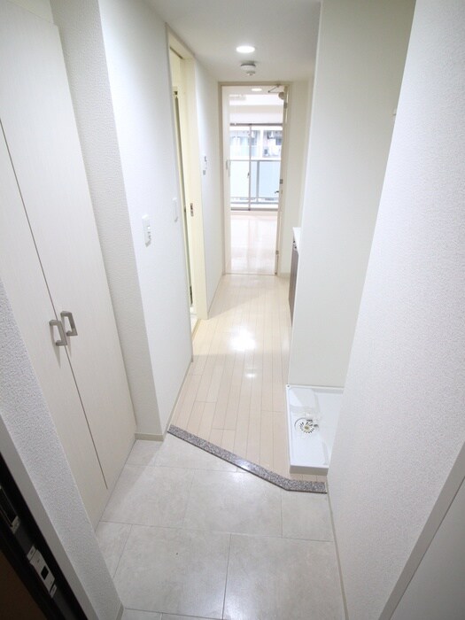 物件内観写真7　(玄関)