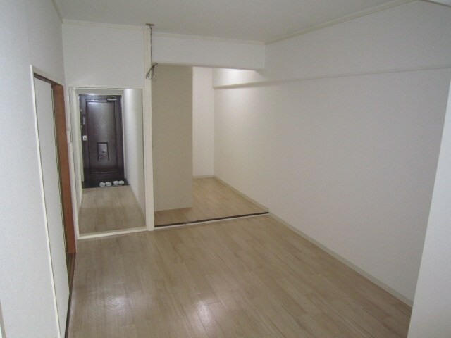 物件内観写真14　(玄関)