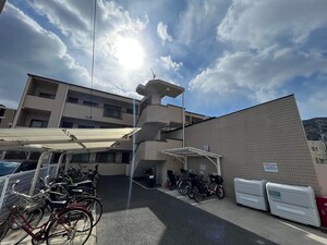 ボンエルフ嵯峨外観写真