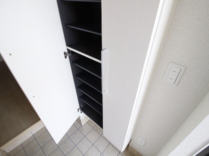 物件内観写真10　(靴箱)