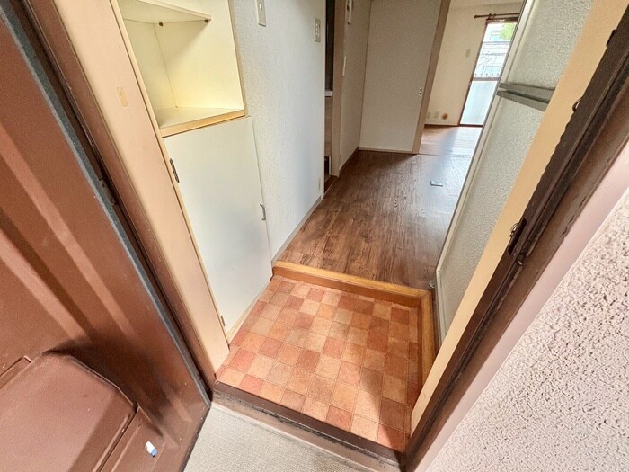 物件内観写真18　(玄関)