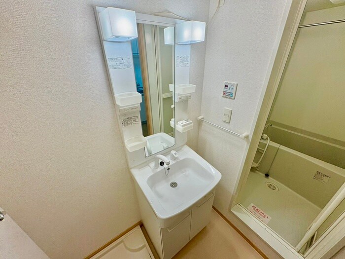 物件内観写真8　(洗面)