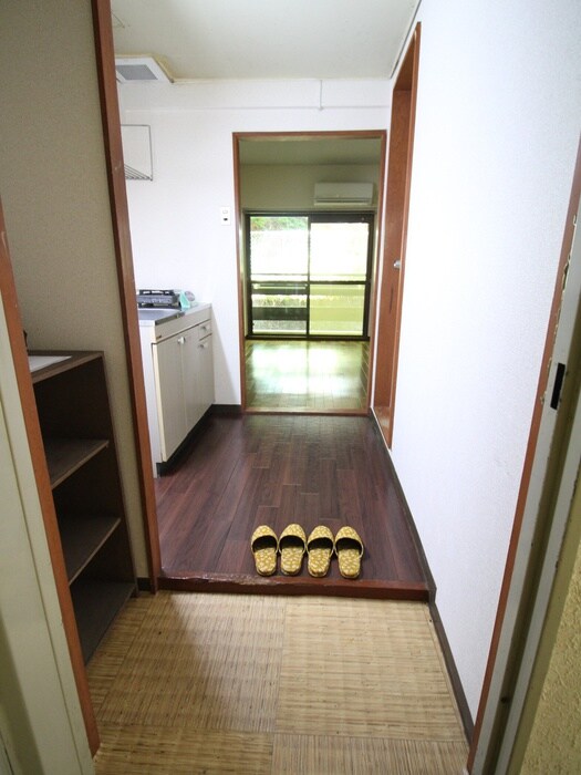 物件内観写真7　(玄関)