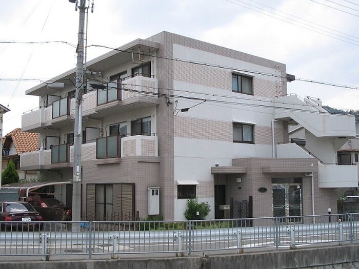 物件外観写真3　(駐輪場)