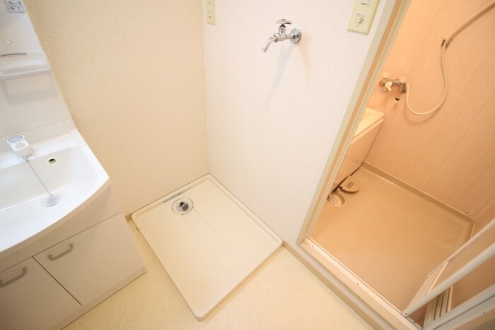 物件内観写真13　(洗濯機置場)