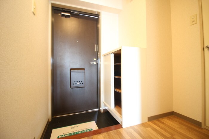 物件内観写真14　(玄関)