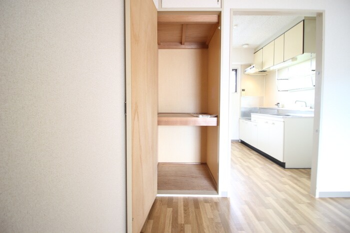 物件内観写真18　(収納)