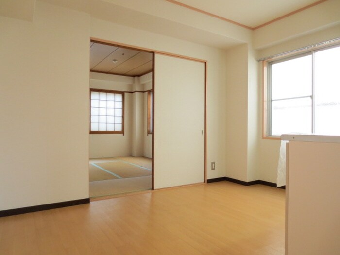 物件内観写真10　(居室)