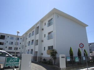 垂水農住団地７号棟外観写真