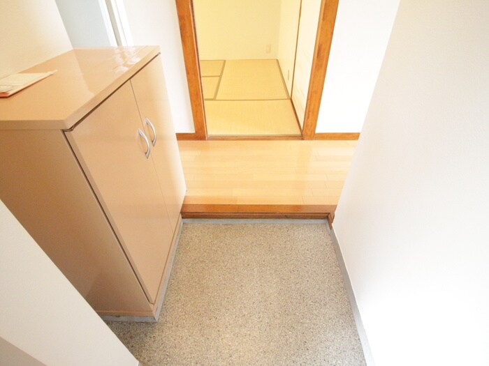 物件内観写真13　(玄関)