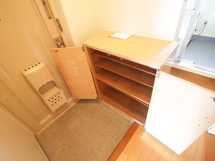 物件内観写真15　(靴箱)