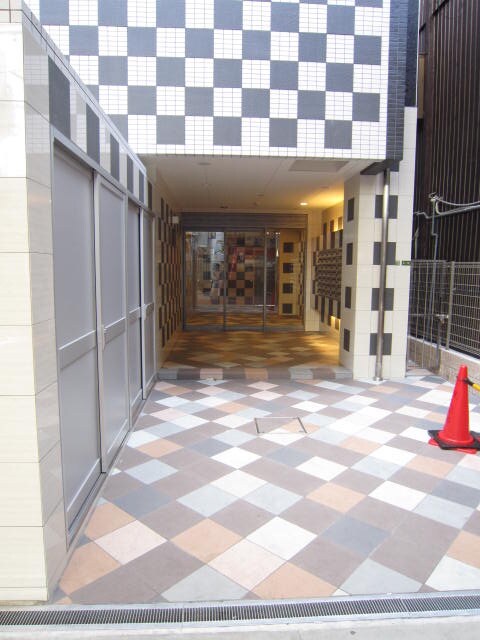 物件外観写真2　(エントランス部分)