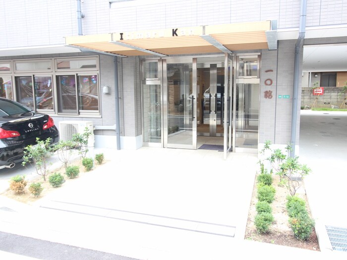 物件外観写真3　(エントランス部分)