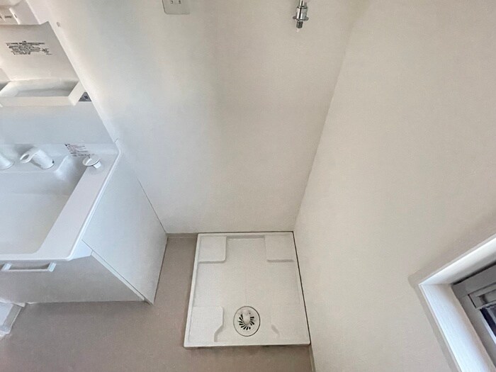 物件内観写真16　(洗濯機置場)