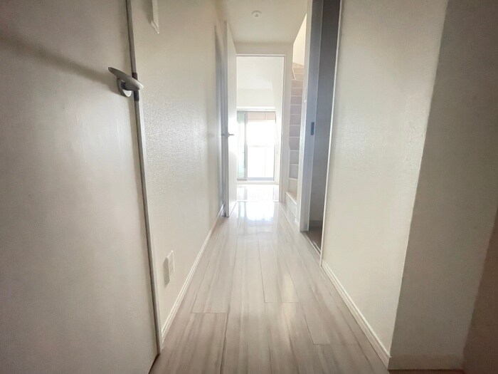 物件内観写真18　(廊下)