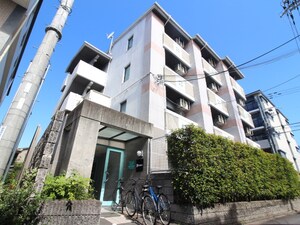 Ｗａｖｅｓ外観写真