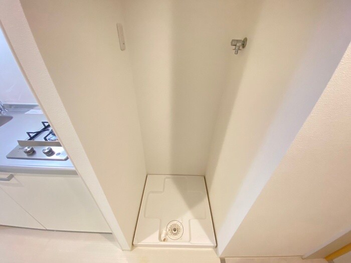 物件内観写真14　(洗濯機置場)