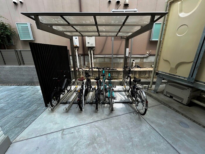 物件外観写真5　(駐輪場)