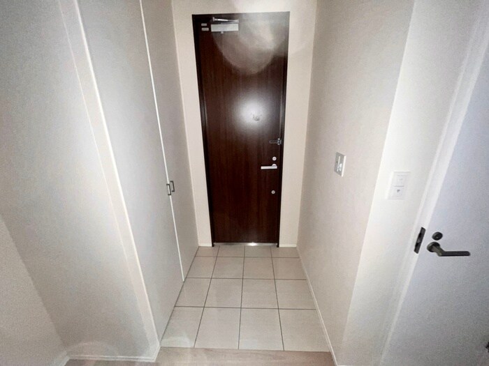 物件内観写真17　(玄関)