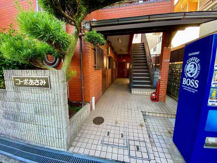 物件外観写真5　(エントランス部分)