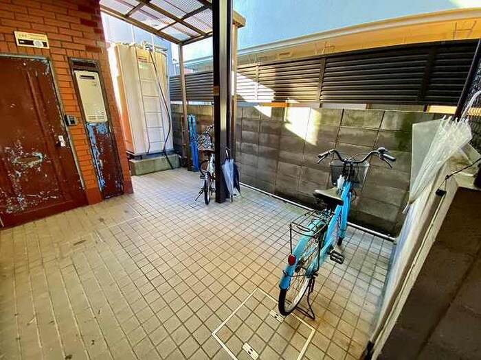 物件外観写真6　(駐輪場)