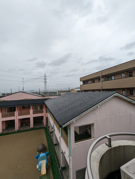 物件内観写真18　(室内からの展望)