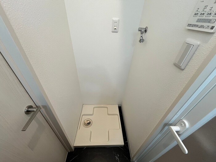 物件内観写真15　(洗濯機置場)